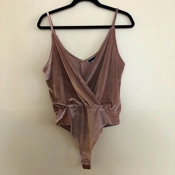 Pink Velvet 💖 - Picture 1 of 3